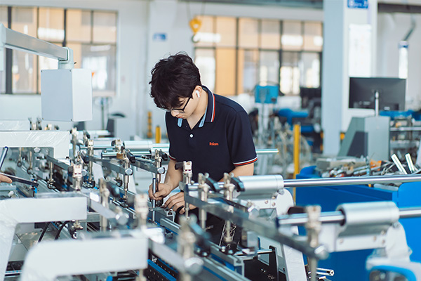 在選擇糊盒機(jī)時(shí)，針對(duì)不同盒型應(yīng)該注意哪些常見問(wèn)題？